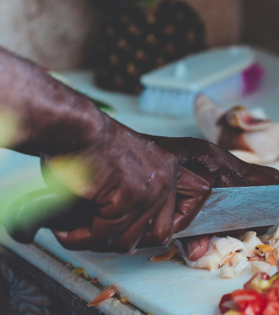 Plat traditionnel haïtien préparé par Le Kannjawou